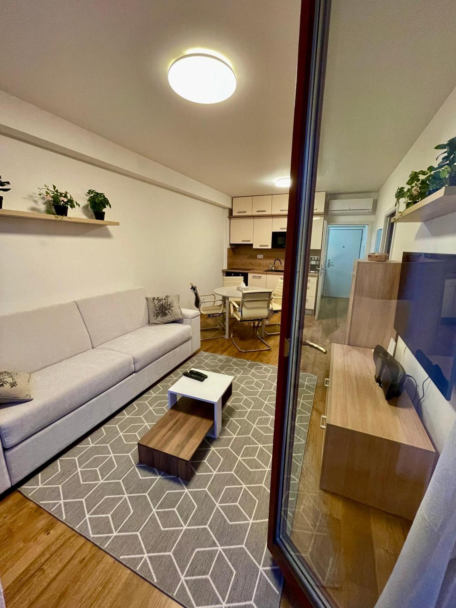 Apartman Astra Sezimovo Usti 외부 사진